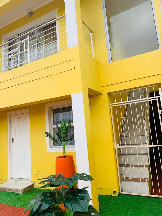 Mowetu Guest House เคปทาวน์ ภายนอก รูปภาพ