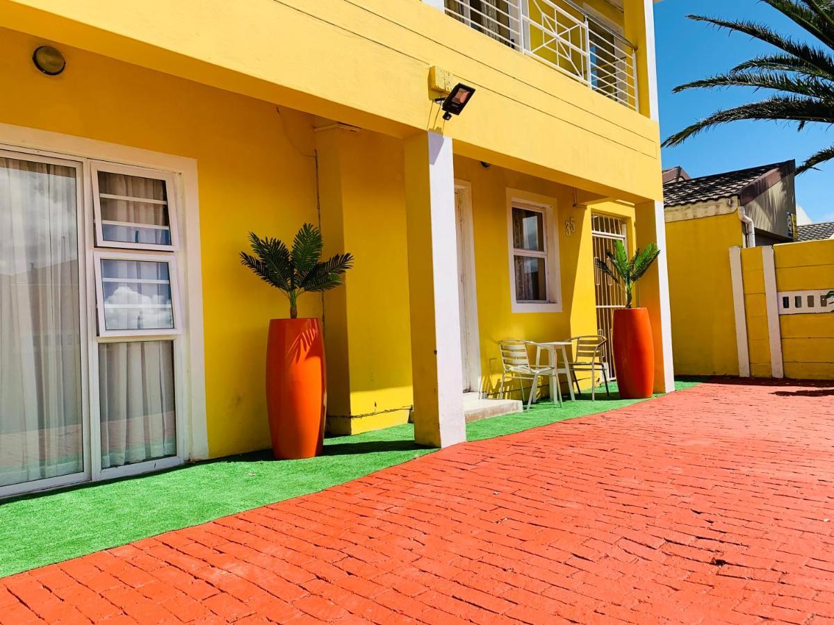 Mowetu Guest House เคปทาวน์ ภายนอก รูปภาพ