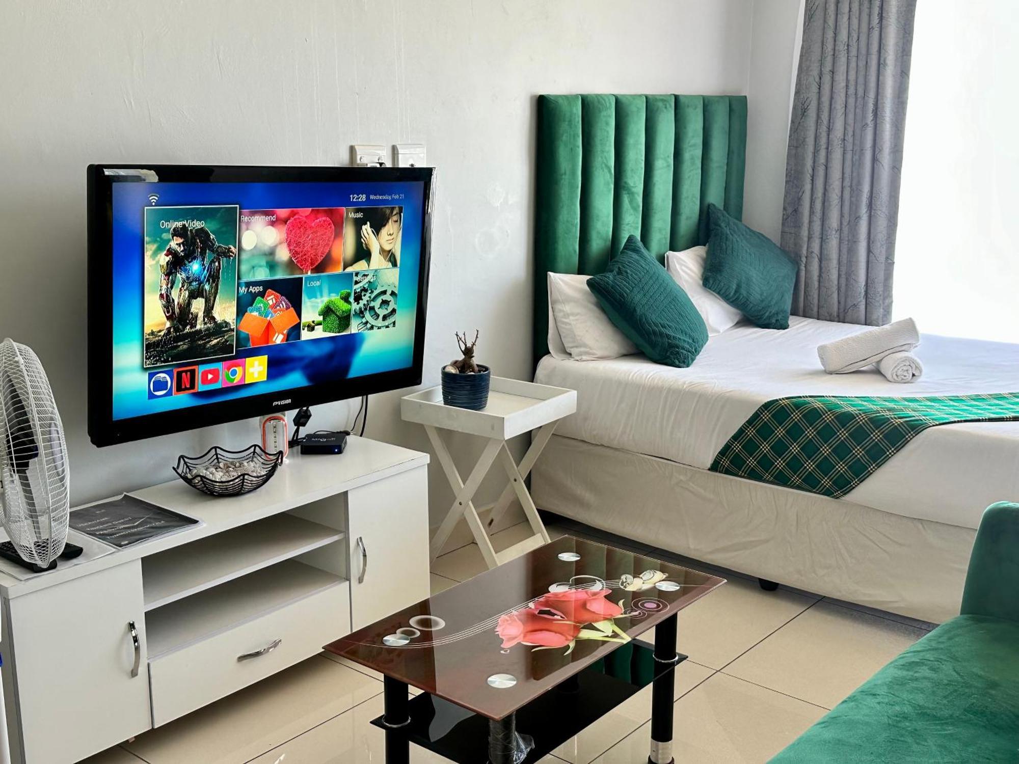 Mowetu Guest House เคปทาวน์ ภายนอก รูปภาพ