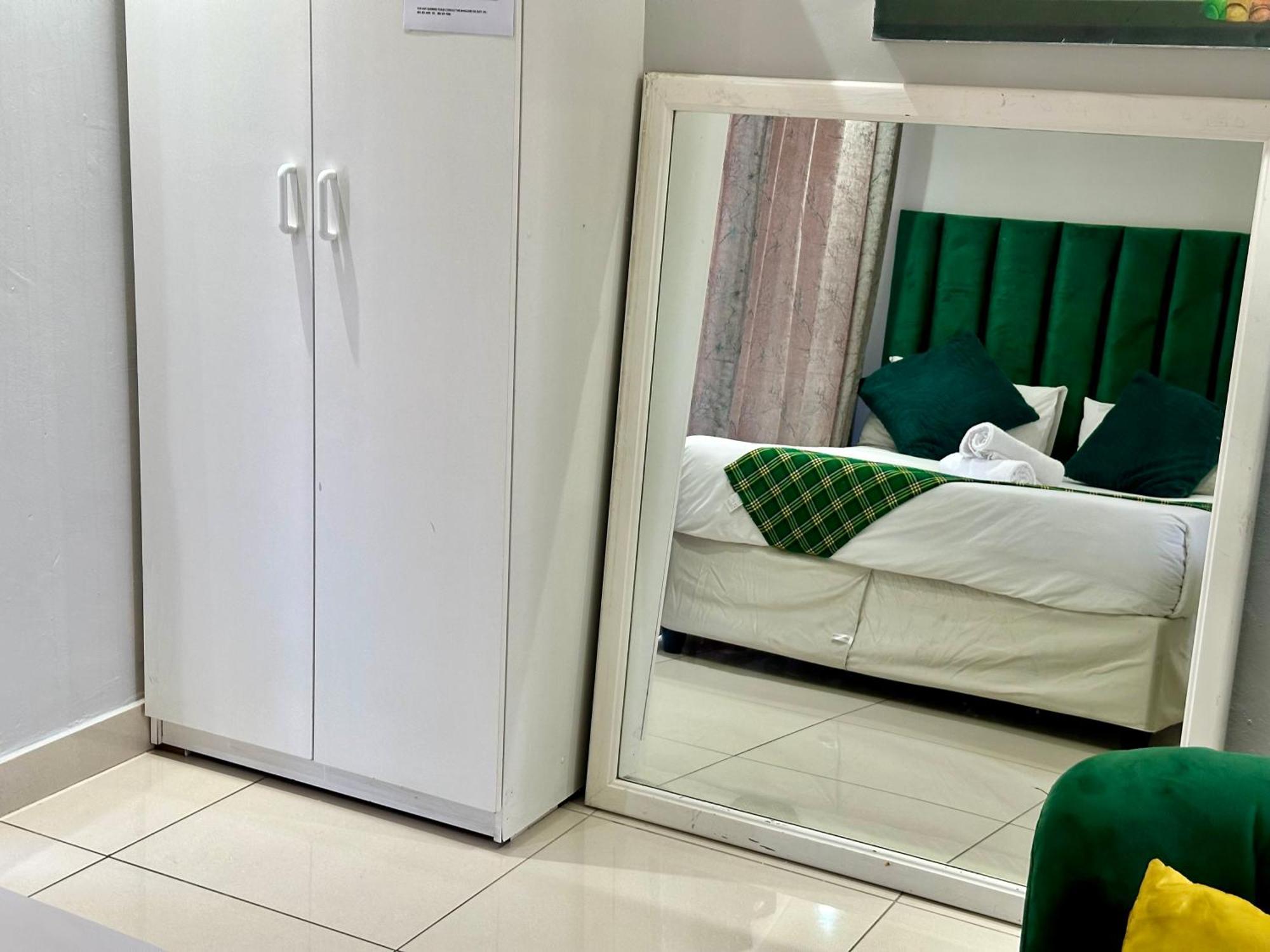 Mowetu Guest House เคปทาวน์ ภายนอก รูปภาพ