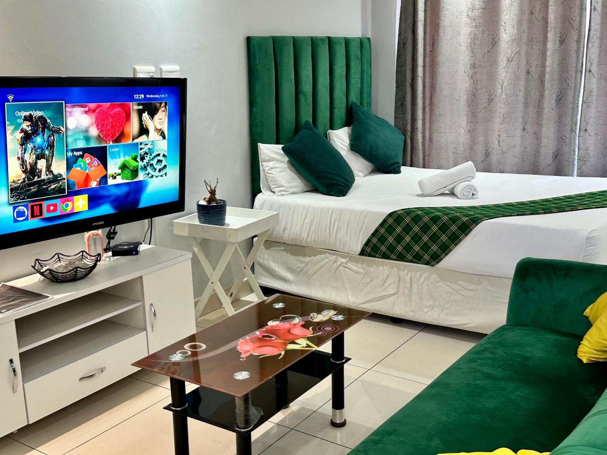 Mowetu Guest House เคปทาวน์ ภายนอก รูปภาพ